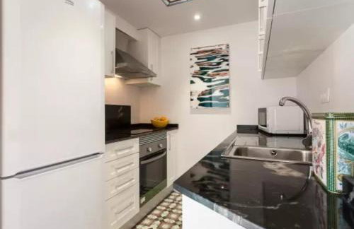 FLORIT FLATS - CENTER 2BR 2BA ATTIC TERRACE VIEW WIFi AC - Photo 26