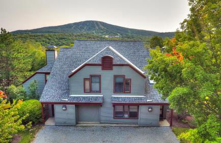Stratton Mountain Condo with a Hot Tub! Sleeps 12! - Photo 10