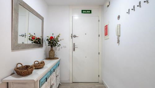 Alicante Centro. Home Office, gastro, ocio & beach - Photo 5, Lobby or reception