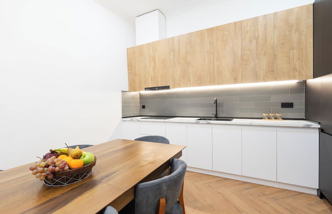 Chic & Modern 4BR Home in Old Tbilisi - Photo 16