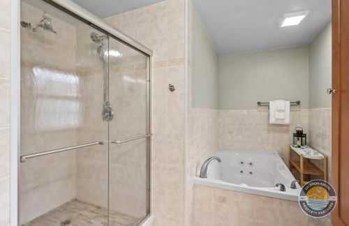 New Lake Como Retreat with Bar and Pool Table - Foto 13