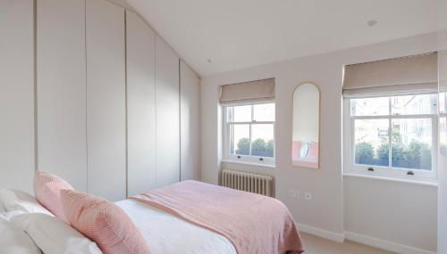 Homely 2-Bed House by Regents Park - Foto 2, wardrobe
