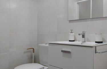 Excelente piso con aparcamiento privado - Foto 8