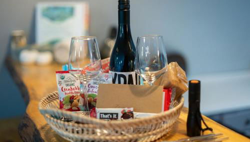 Secluded Forest Cabin with Hot Tub and Private Waterfall - Foto 2