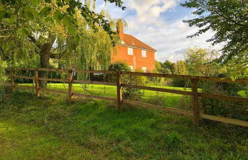 Orchard House - Photo 2