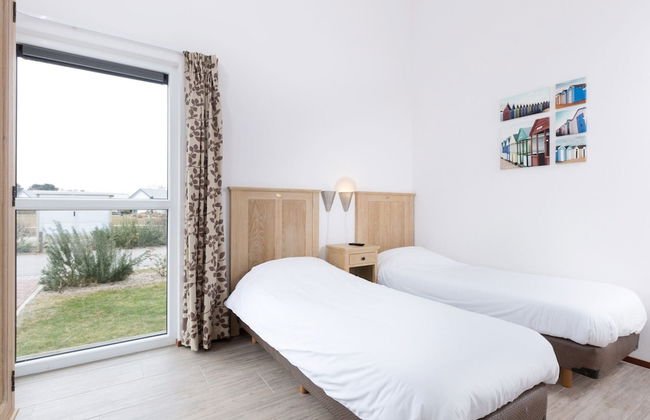 Detached Single Story Holiday Home Near the Sea - Photo 4