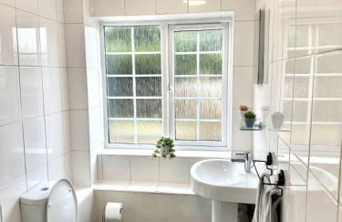 Rushden Home - Perfect for Contractors - Free Parking - Sleeps 5 - Garden - Netflix and HDR TV - Foto 59