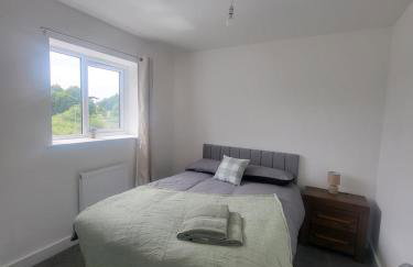 New Build 3-Bed in Rotherham Fast WiFi, Garden & Driveway - Foto 15