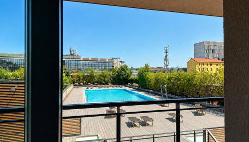 GiaxTower Gym Spa & Pool Romantic Pool View - Photo 1