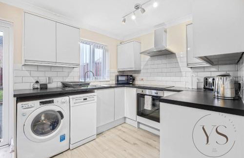 Group-Friendly 3BR Near Dudley + Parking - Foto 39