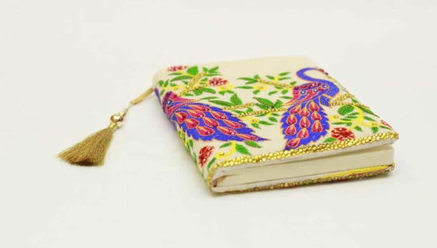 Cubiertas de libros artesanales en Baréin