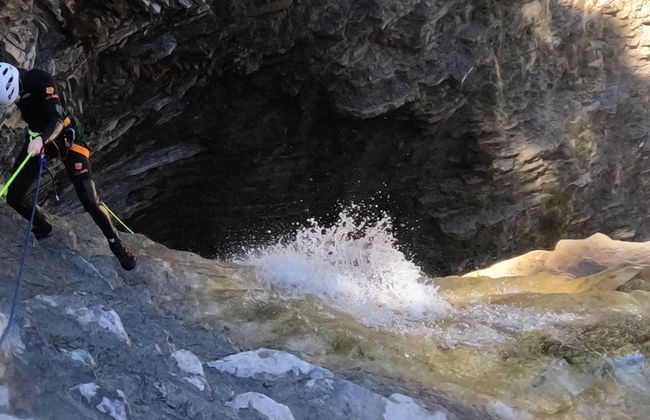 Barranquismo en el Pirineo aragonés - Foto 1