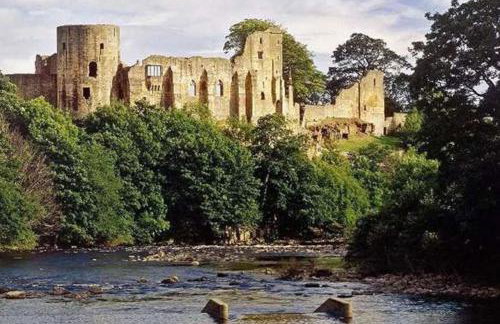 FLORA Luxury Retreat, Private Garden, Views & Hot Tub - Photo 38