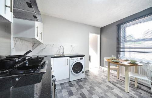 RELAXED CENTRAL HOUSE LOCATED IN WEST READING CLOSE TO TOWN CENTRE with FREE DRIVE WAY PARKING, WI FI & NETFLIX BY AI ESTATE GROUP - Foto 22