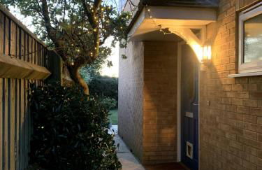 New Forest home - 4-beds and garden - 10 mins from Beach - Photo 2