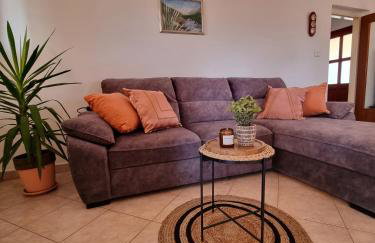 Sunny apartment with pool - Foto 13