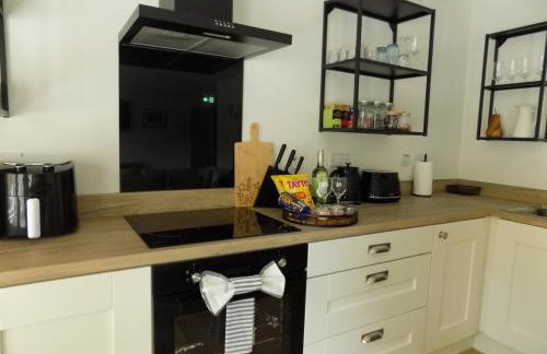 Cathedral View Apartment Derry - Photo 12