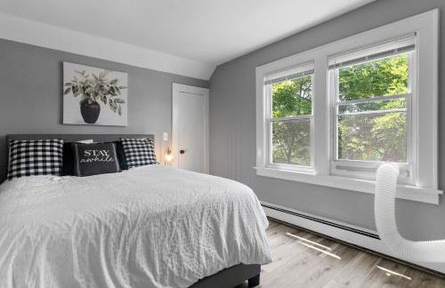 2BR Apartment Near Downtown Stamford I Pets OK - Photo 7