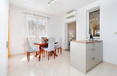 Cozy House with Pool near Rovinj - Photo 2