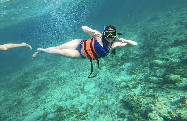 Excursão de catamarã Isla Mujeres, snorkeling, diversão, bar aberto e buffet - Foto 19