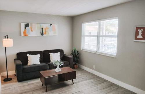 Rustic Retreats Cozy 2BR for 6 guests minutes from Las Olas - Foto 14