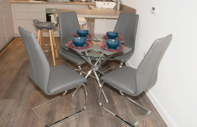 TMS Beautiful 2BR Apartment! Ensuite! Lakeside - Photo 3