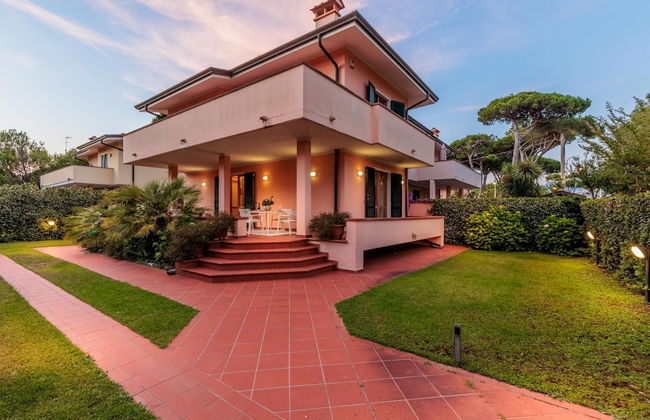 Regina Beach Villa by the Beach in Marina di Piet - Foto 68