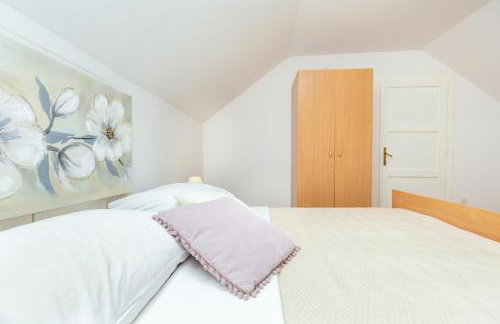 The Loft - Photo 44