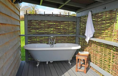 Charming Hut with Outdoor Bath & Decking Sea Views - Foto 4