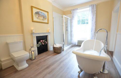 Henstead Hall - Photo 12