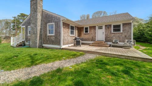 Studio with Deck by Leavetown Vacations - Foto 4, Garden, Garden view