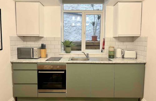 Stylish Studio Apartment on Torquay Harbourside! - Photo 15