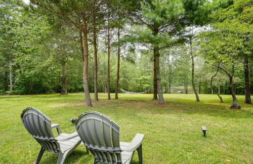 Cozy Georgia Abode with Deck, Fire Pit and Lake Access - Foto 20