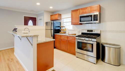 DC Area Home about 1 Mi to Metro WFH Friendly! - Foto 2