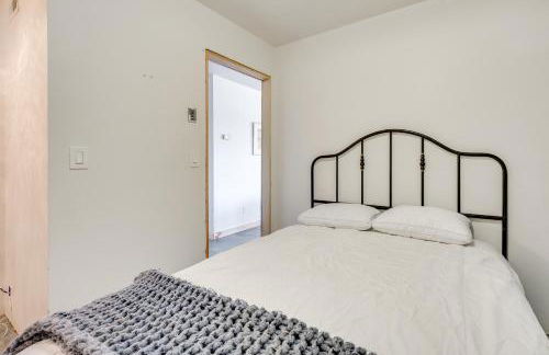 Mtn-View Getaway with Spacious Deck in Republic! - Photo 16