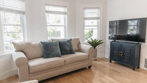 Stay Comfy Easy Boston Access, Everett MA - Foto 4