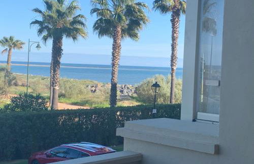 Primera Linea de Playa con Vistas al Mar - Foto 1