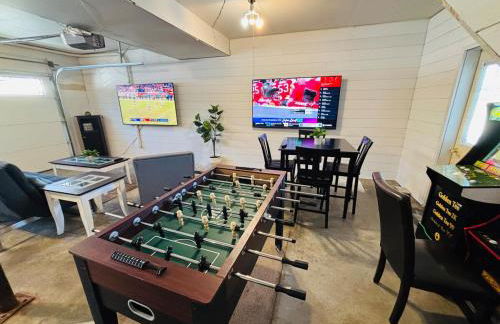 Lake Escape with paddle boards, fire pit & game room - Foto 15