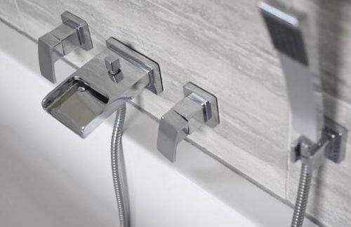 LONG TERM STAY SPECIAL OFFER AVAILABLE! 5-Bedroom Spacious, Stunning Design, Sociable Areas & Cosy House Near South Downs Park, Sleeps 11 with GAMES Room, PRIVATE PARKING and GARDEN - by Blue Puffin Stays - Foto 73