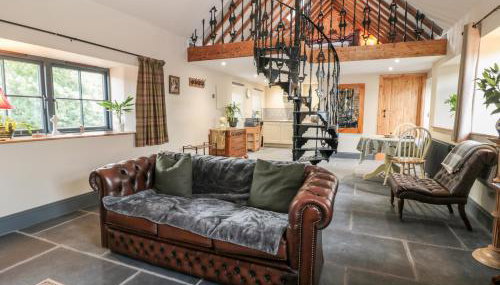 Stable Cottage - Photo 1