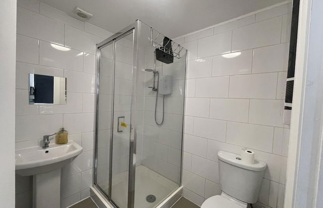 Immaculate 1-bed Studio in London - Foto 24