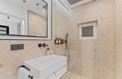 1-2 Personen - Parkplatz - Fahrradgarage - Zentrum - Küche - Klima - Foto 15