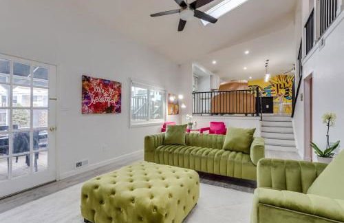 Pop Art Oasis with Karaoke Mini Golf Hot Tub and Pool - Photo 10