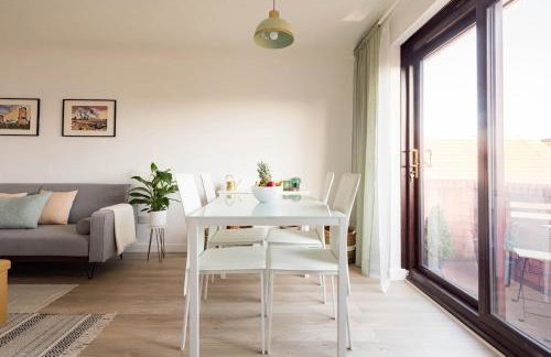 Stylish apartment with balcony, minutes from beach - Foto 13