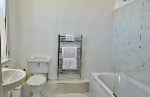 Newcourt Manor - Foto 30