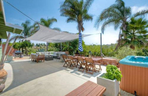 Nice home, Ocean views, and open space views. - Photo 2