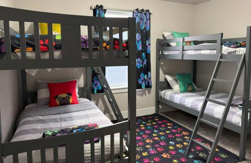 Spacious Family Retreat with Hot Tub & Home Theater - Foto 30