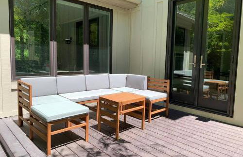 25-Bed, Amenity-Rich Estate in a Private Forest - Foto 13