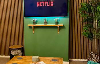 Cherry Blossom Apartment - 3 bed, parking, garden - Photo 22