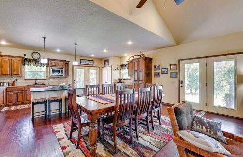 Neosho Home on 90 Acres with Private Pool and Fire Pit - Foto 6
